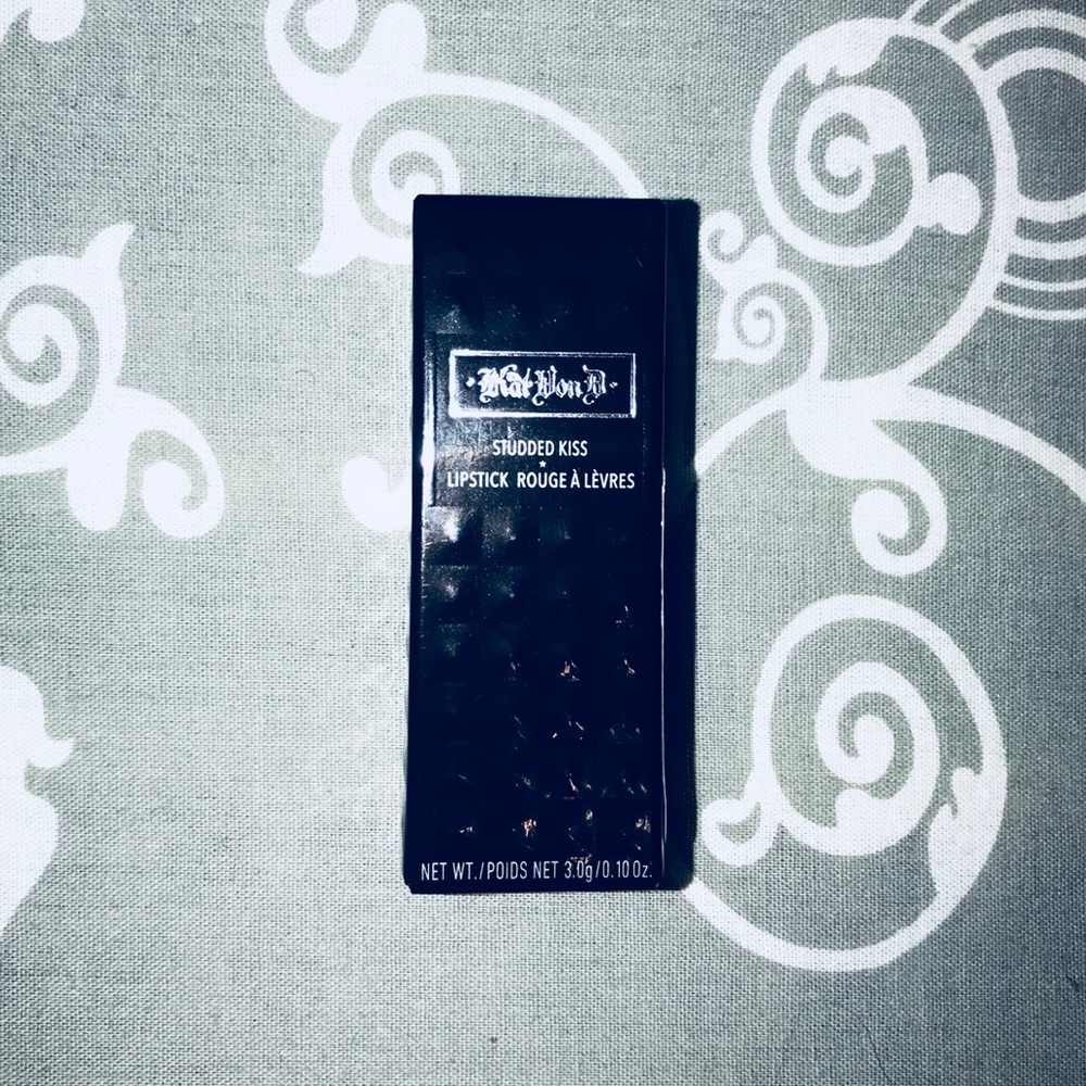 KAT VON D Lipstick